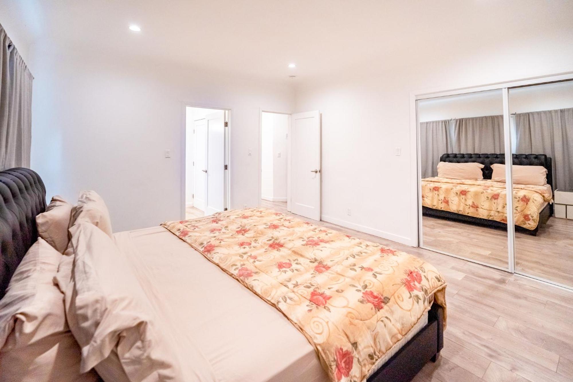 Spacious 3-bedroom 3-bathroom With 2-living By Beverly Hills Appartement Los Angeles