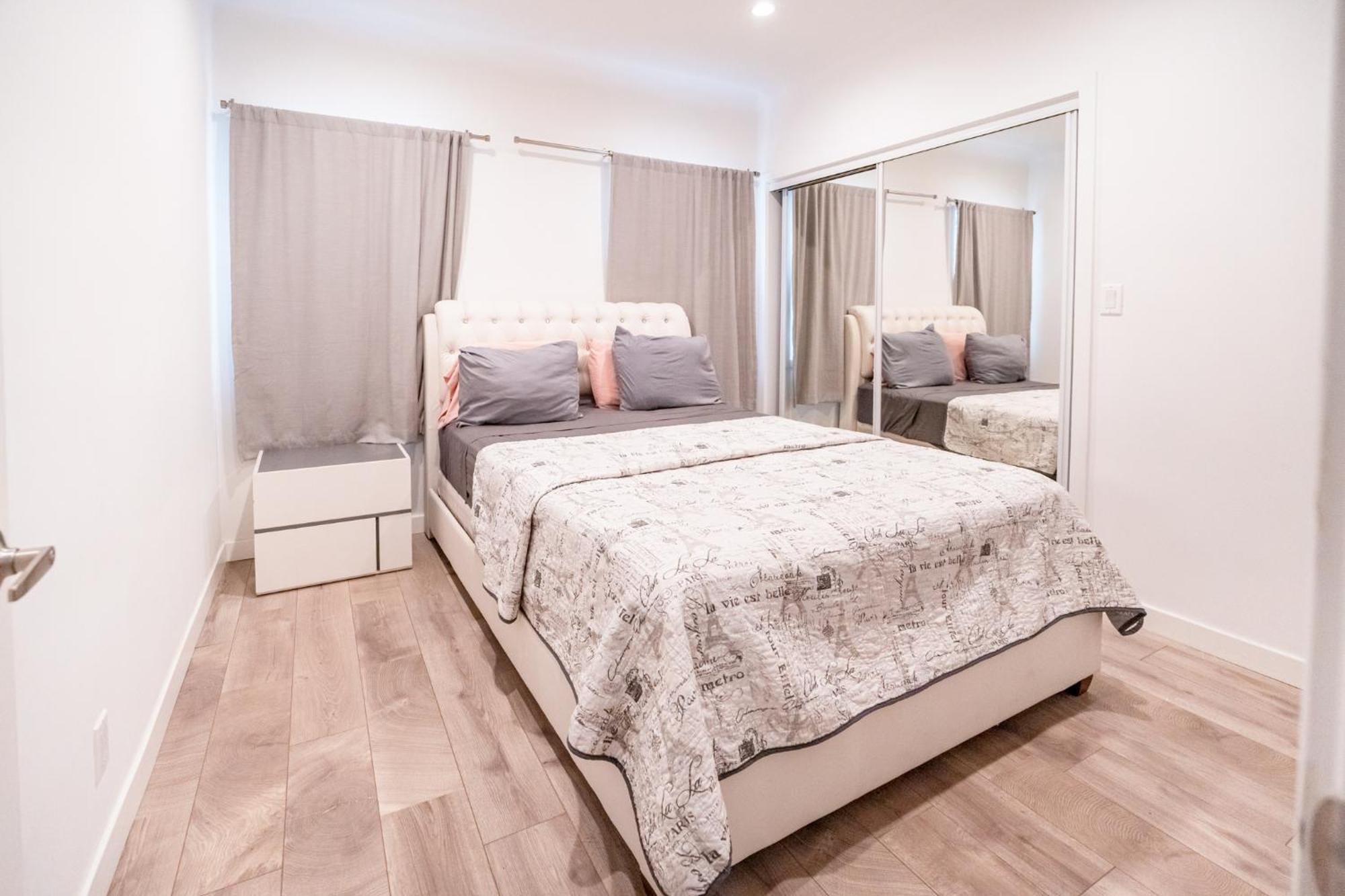 Appartement Spacious 3-bedroom 3-bathroom With 2-living By Beverly Hills Los Angeles